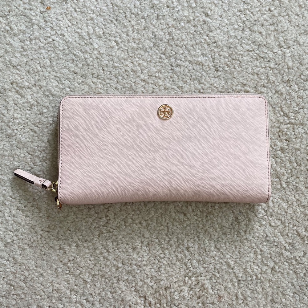 Tory Burch wristlet wallet